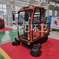 物流園使用電動(dòng)掃地車有什么好處